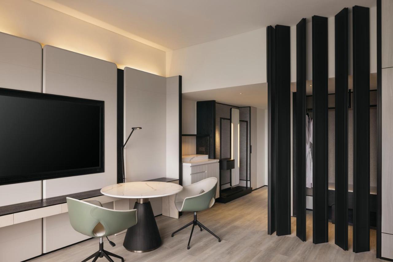 Hilton Singapore Orchard Exterior photo A room at the hotel