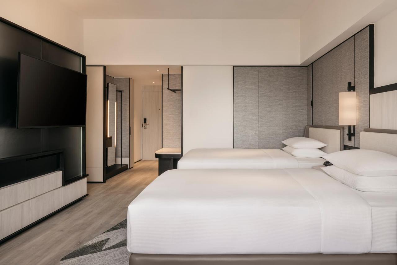 Hilton Singapore Orchard Exterior photo Deluxe Room