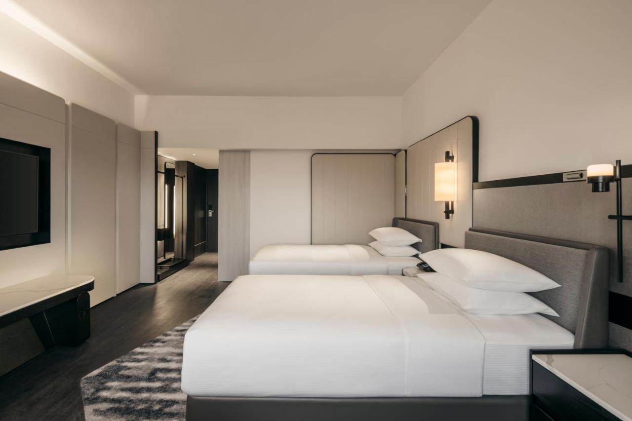 Hilton Singapore Orchard Exterior photo Deluxe Room