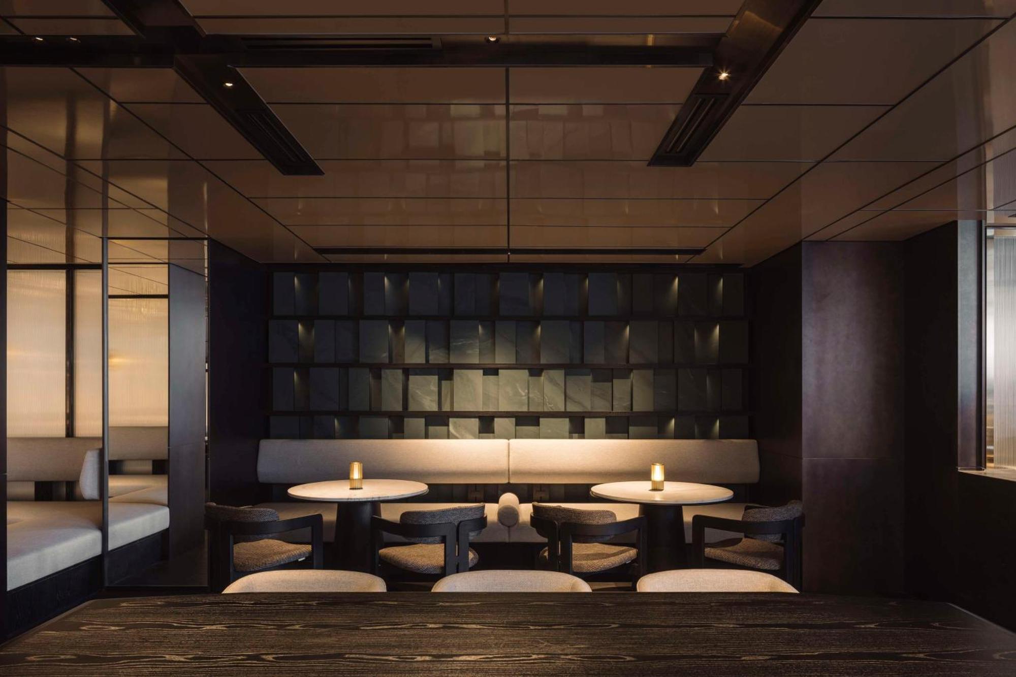 Hilton Singapore Orchard Exterior photo The lounge at the airport
